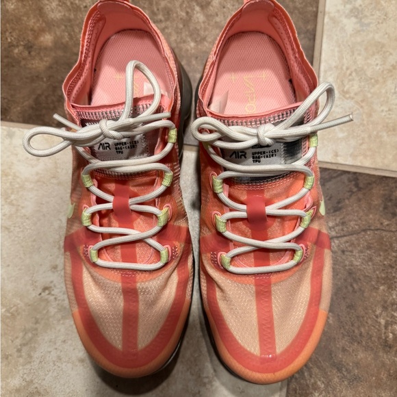 Nike Women's VaporMax Size 7.5 Coral/Salmon/Orange Colors Worn ONCE! - Picture 2 of 6